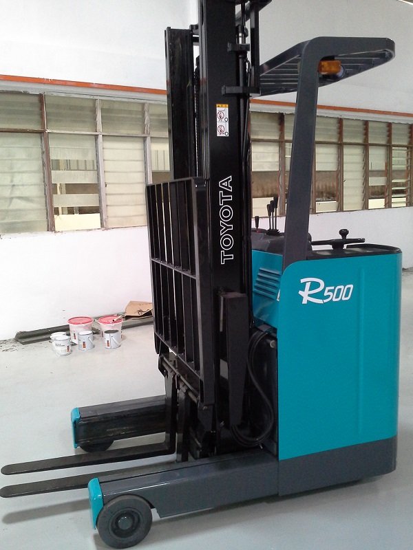 Sold Toyota Battery Reachtruck to Pekan Nenas Johor